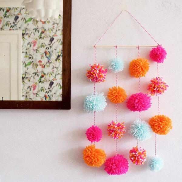 POM POM WALL HANGING DECORATION CRAFT KIT