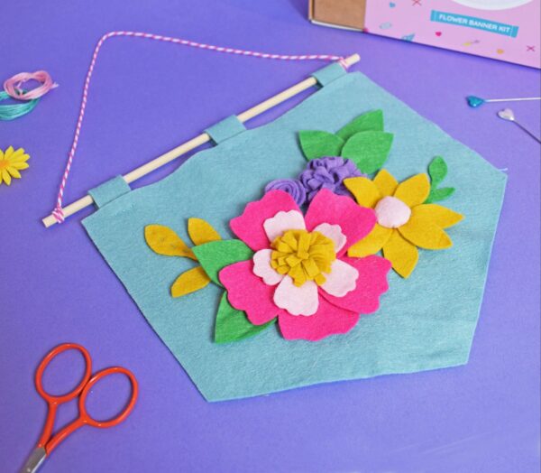 SPRING FLOWER BANNER FELT CRAFT KIT