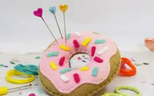 'SWEET DOUGHNUT' PIN CUSHION SEWING KIT