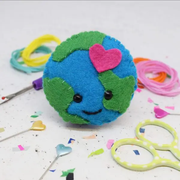 EARTH LOVE Felt Sewing Kit