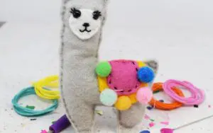 LENNY LLAMA Felt Sewing Kit 1